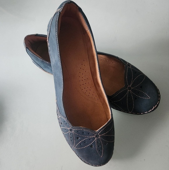 naturalizer blue suede shoes